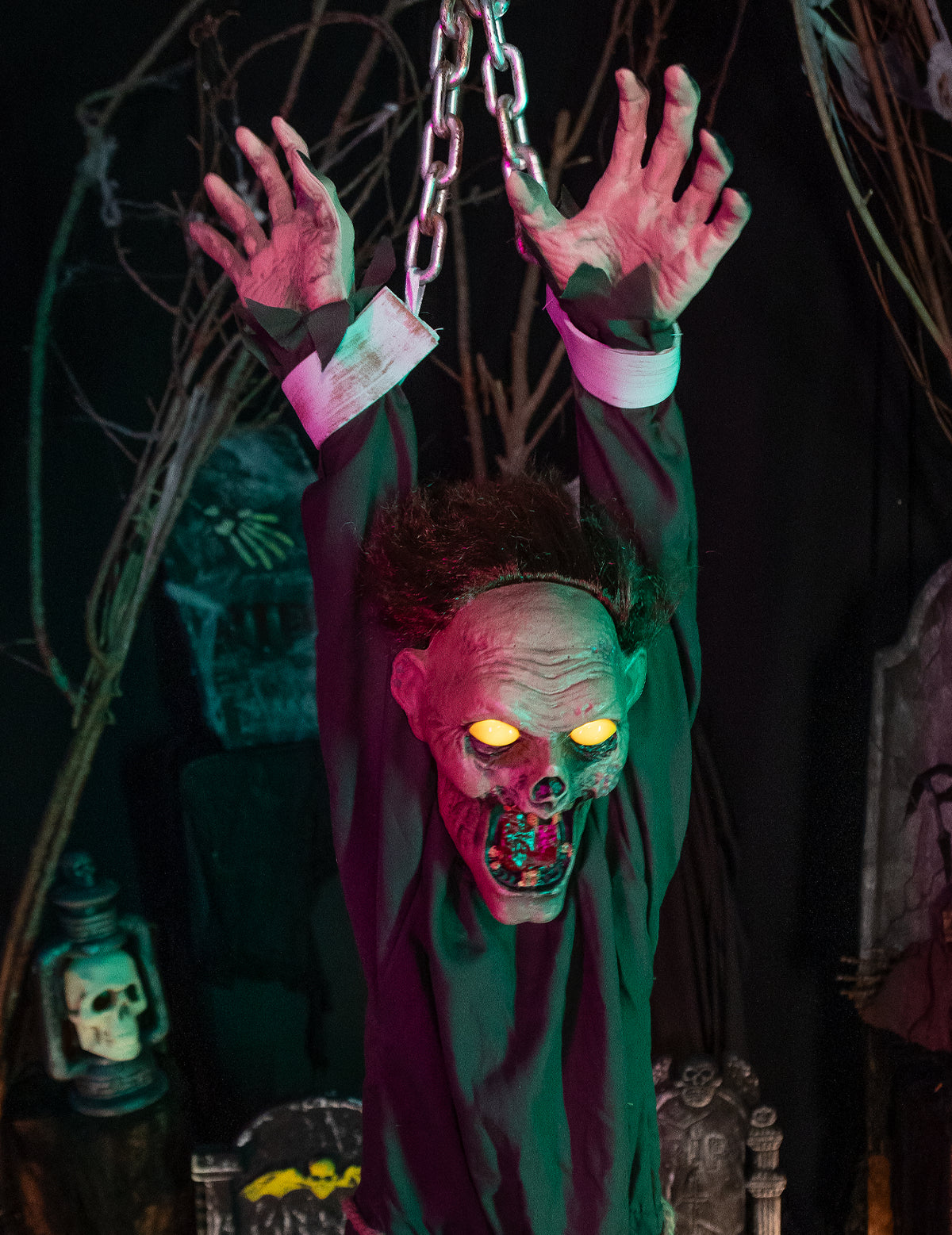  Decoración animada de zombi encadenado de 1,4 m