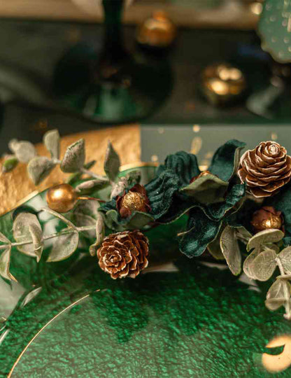 Decoración floral Elegancia verde oscuro y dorado 23 cm