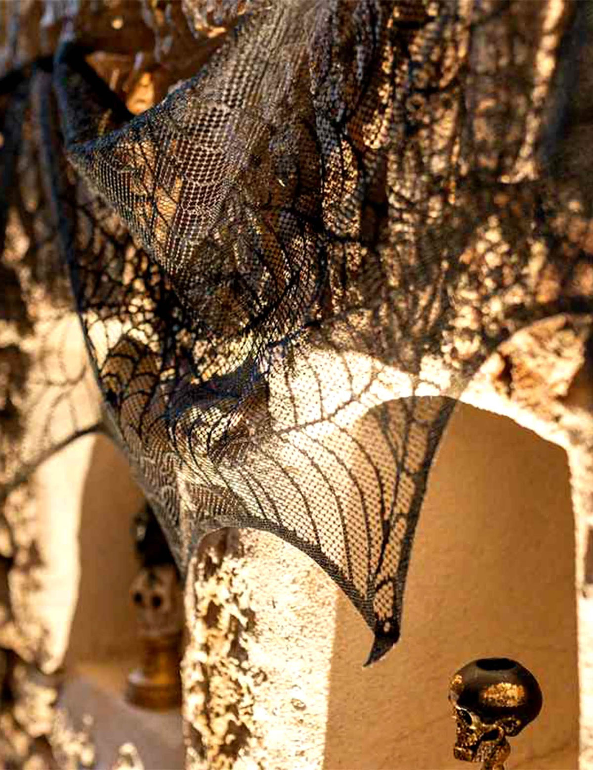Decoración de telaraña de encaje negro 43 cm x 2,50 m