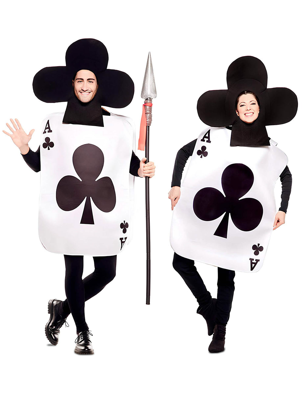 Vista general llevada por un hombre y una mujer del disfraz As de trébol