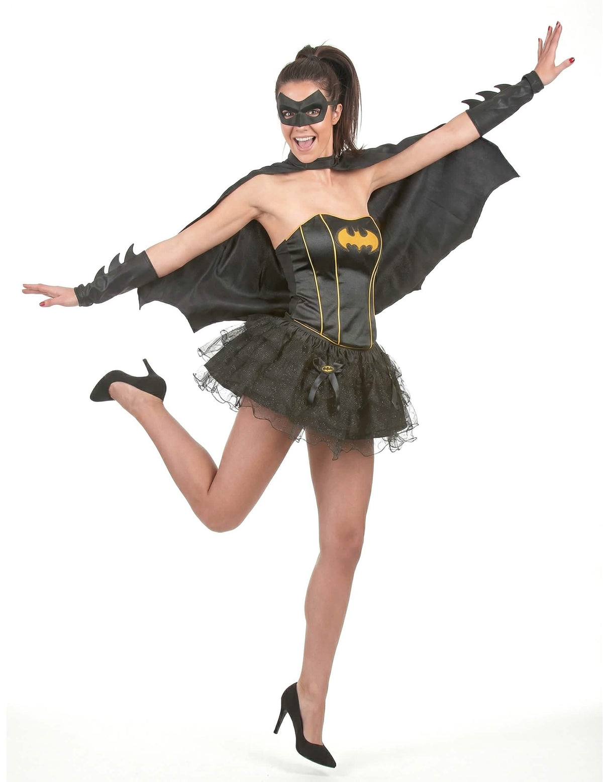 Pose con capa desplegada del disfraz Batgirl™ sexy para mujer
