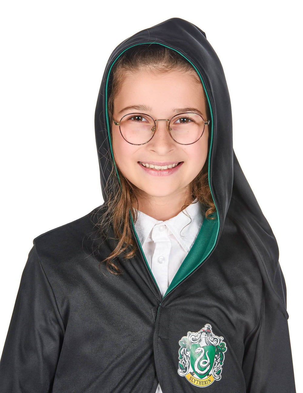 Detalle del escudo y de la capucha del disfraz clásico Serpentard Harry Potter