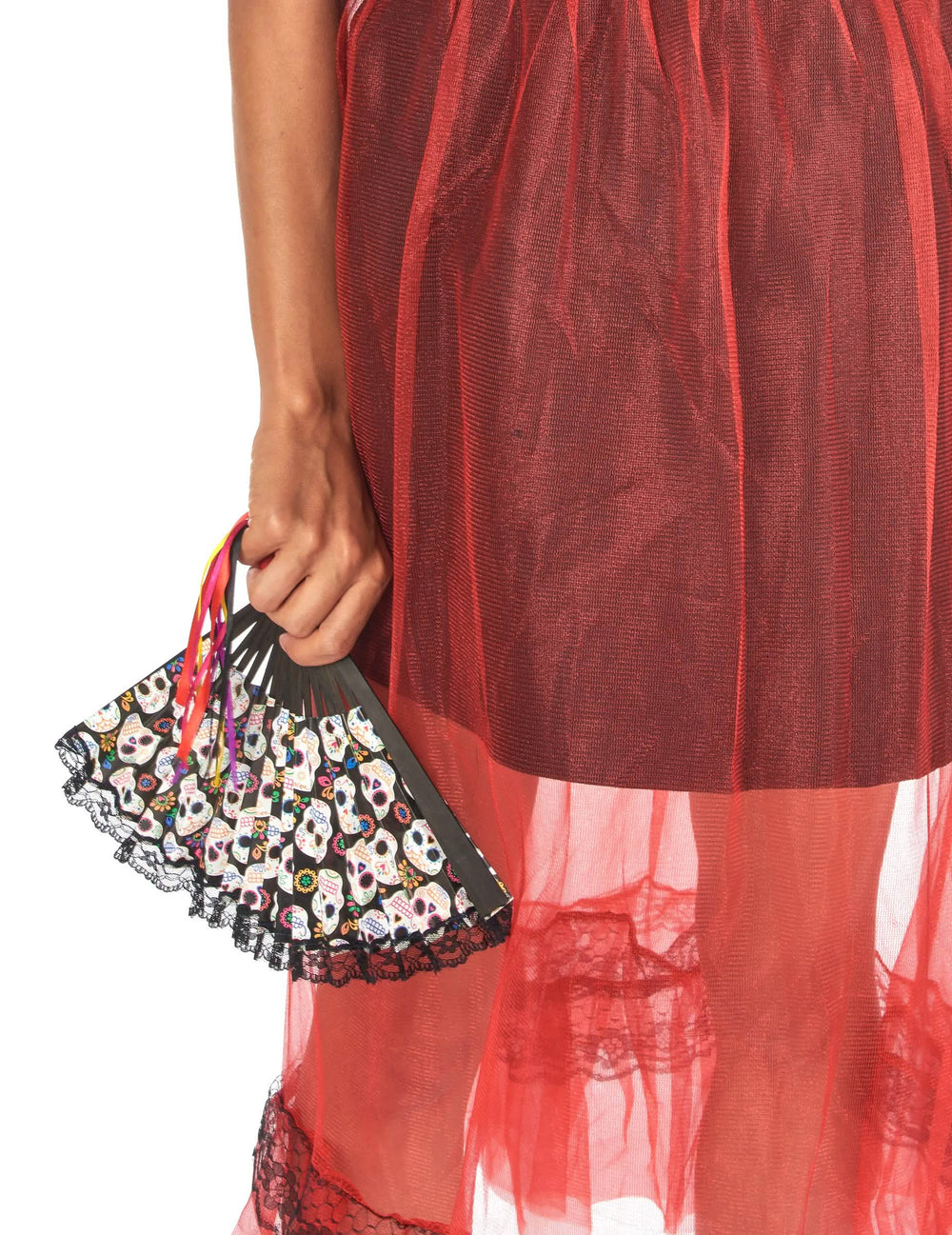 Detalle del abanico y de la enagua rojo del disfraz Día de los Muertos para mujer