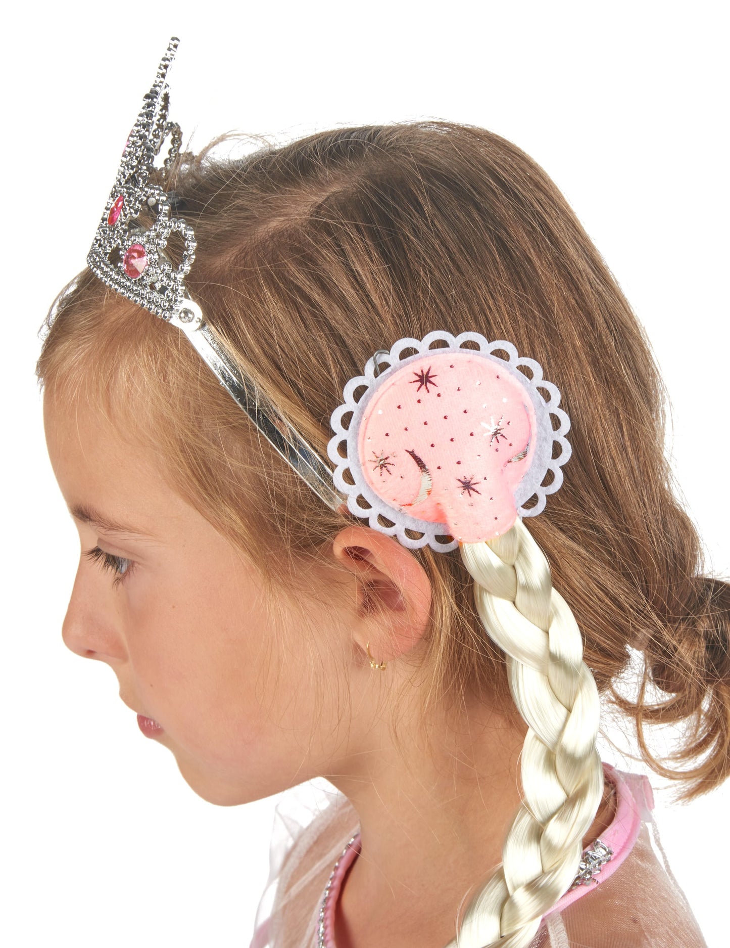 Vue de profil du diadème et de la tresse du déguisement et accessoires de princesse