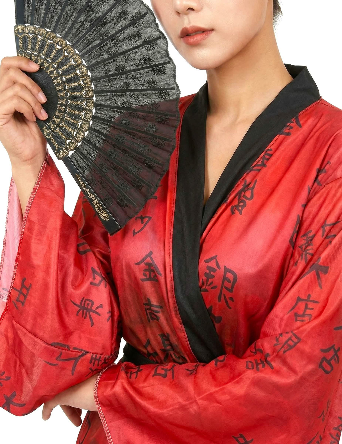 Primer plano del abanico y el cuello del disfraz kimono geisha