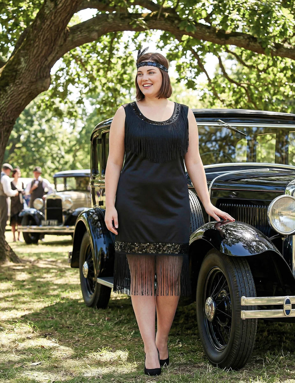 Mise en scène avec voiture ancienne du déguisement robe Charleston