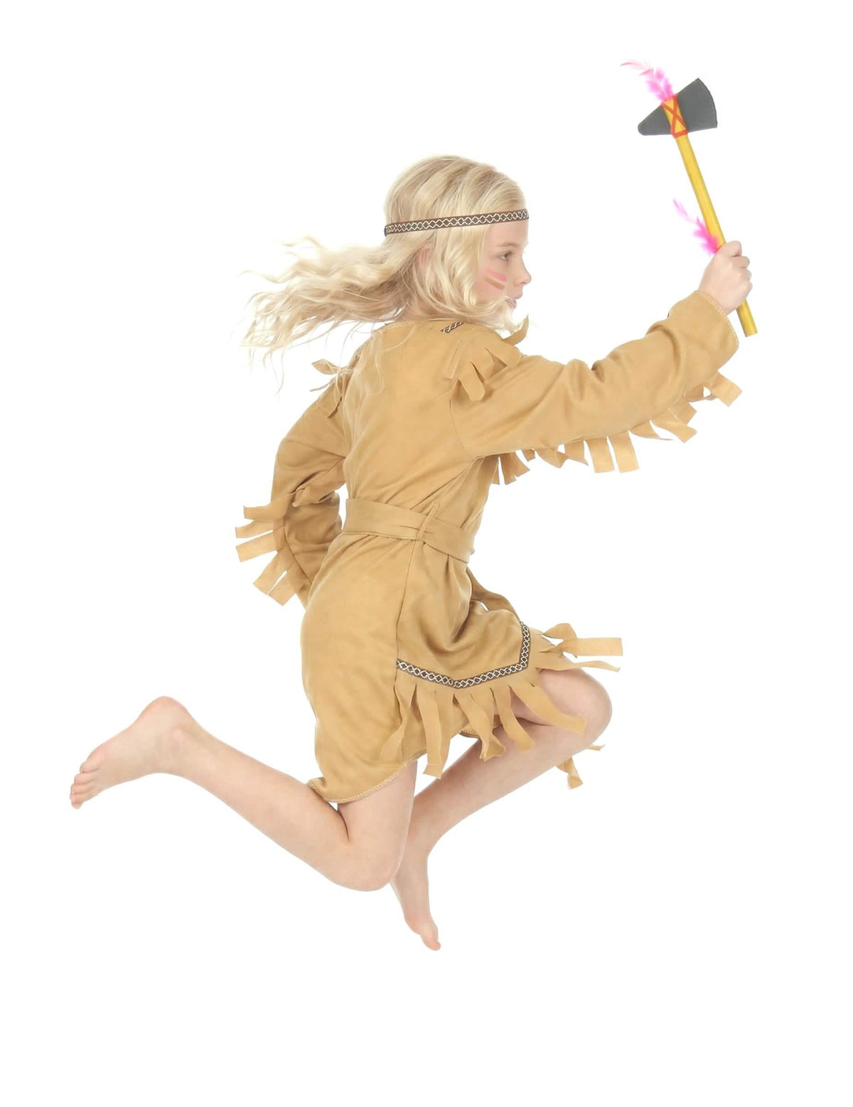 Vue en action avec hache du déguisement d'indienne pour fille beige
