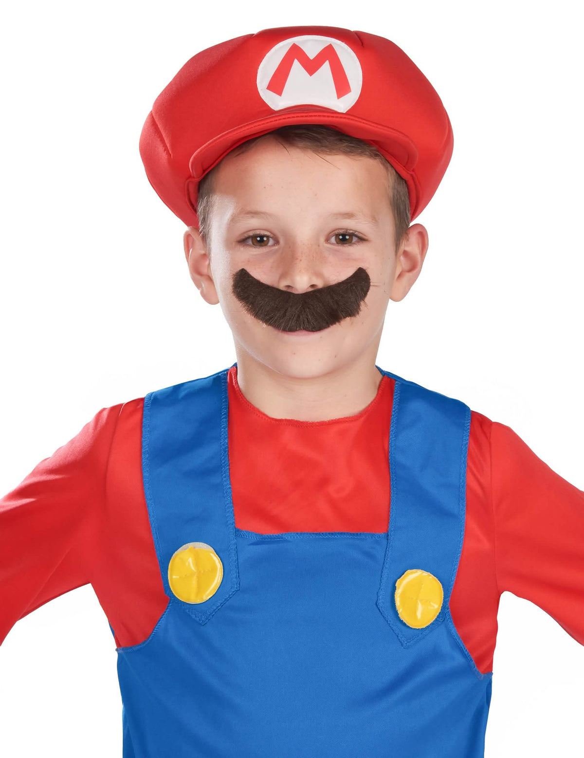 Primer plano del bigote y la gorra del disfraz Mario para niño