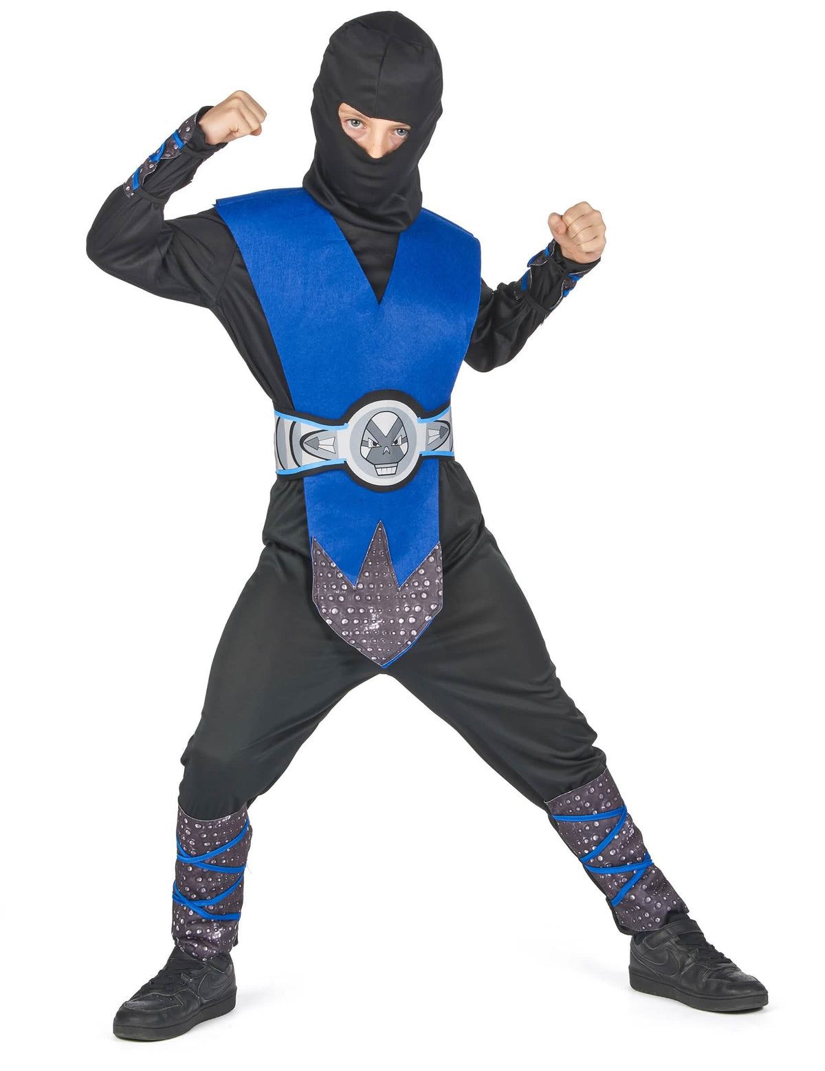 Vista frontal en postura de combate del disfraz de ninja para niño