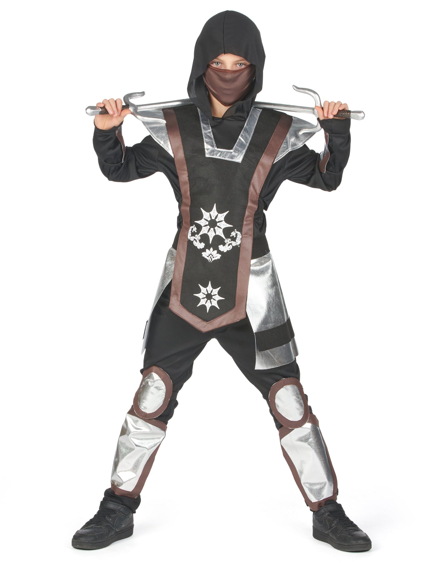 Vue de face avec les sais du déguisement ninja pour garçon