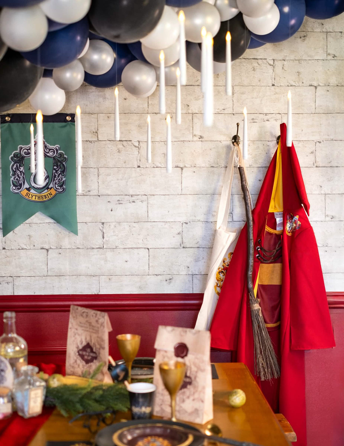 Mise en situación del disfraz Quidditch Harry Potter™ niño