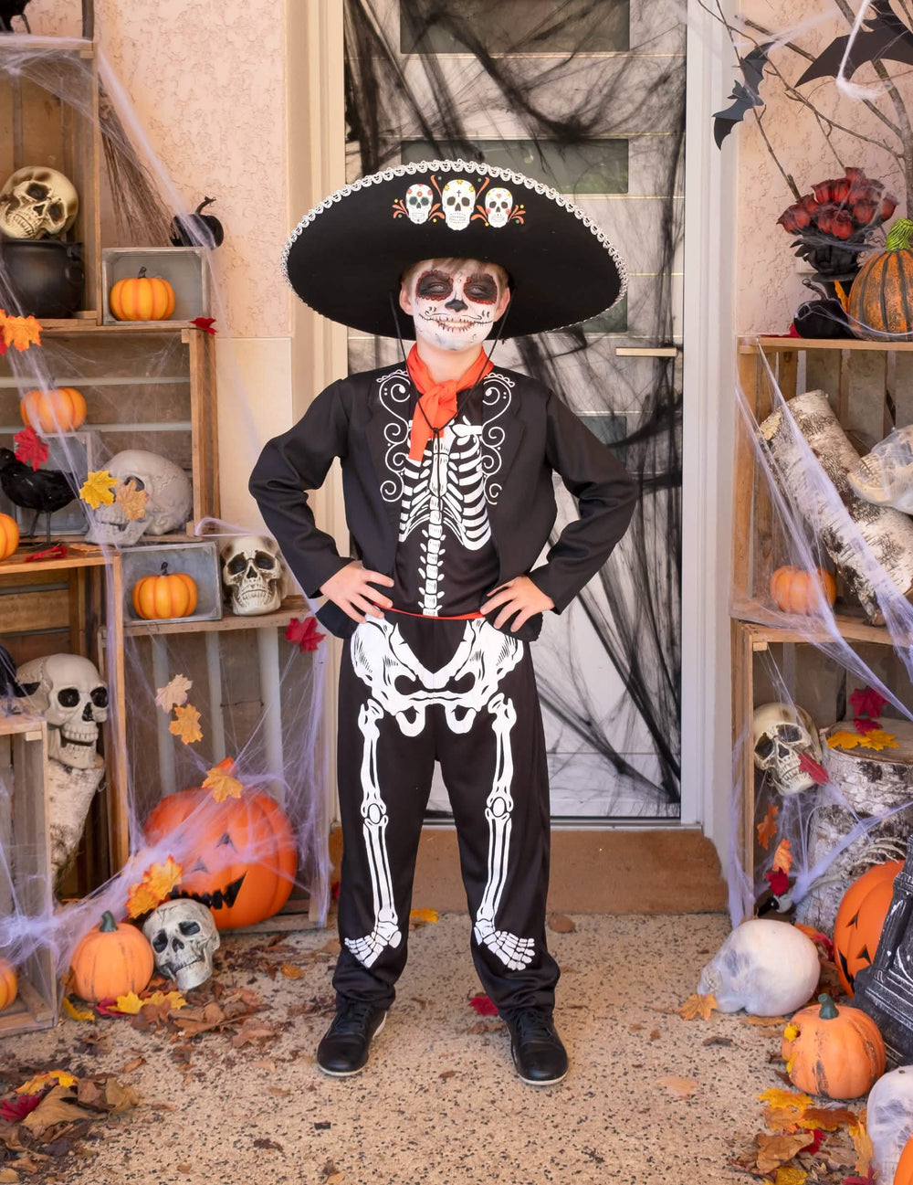 Mise en situación del disfraz esqueleto día de los muertos para niño