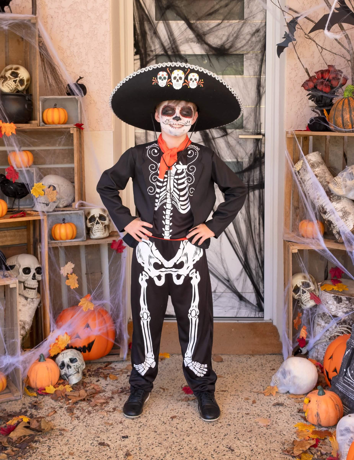 Mise en situación del disfraz esqueleto día de los muertos para niño