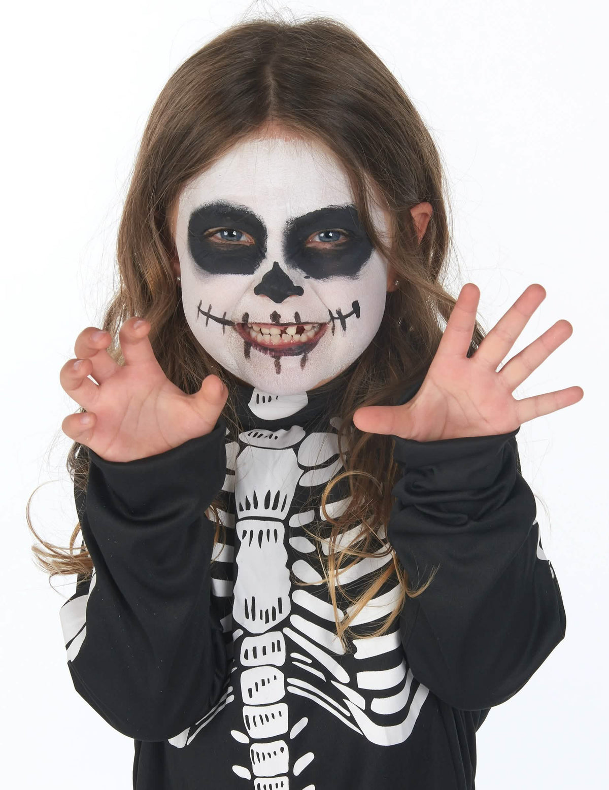 Primer plano del maquillaje del disfraz de esqueleto halloween