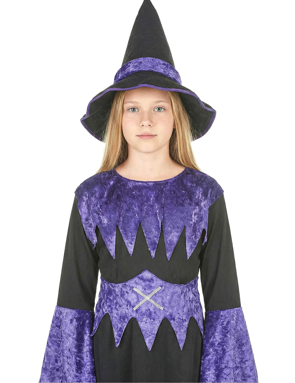 Gros plan sur le buste et le chapeau du déguisement de sorcière pour fille