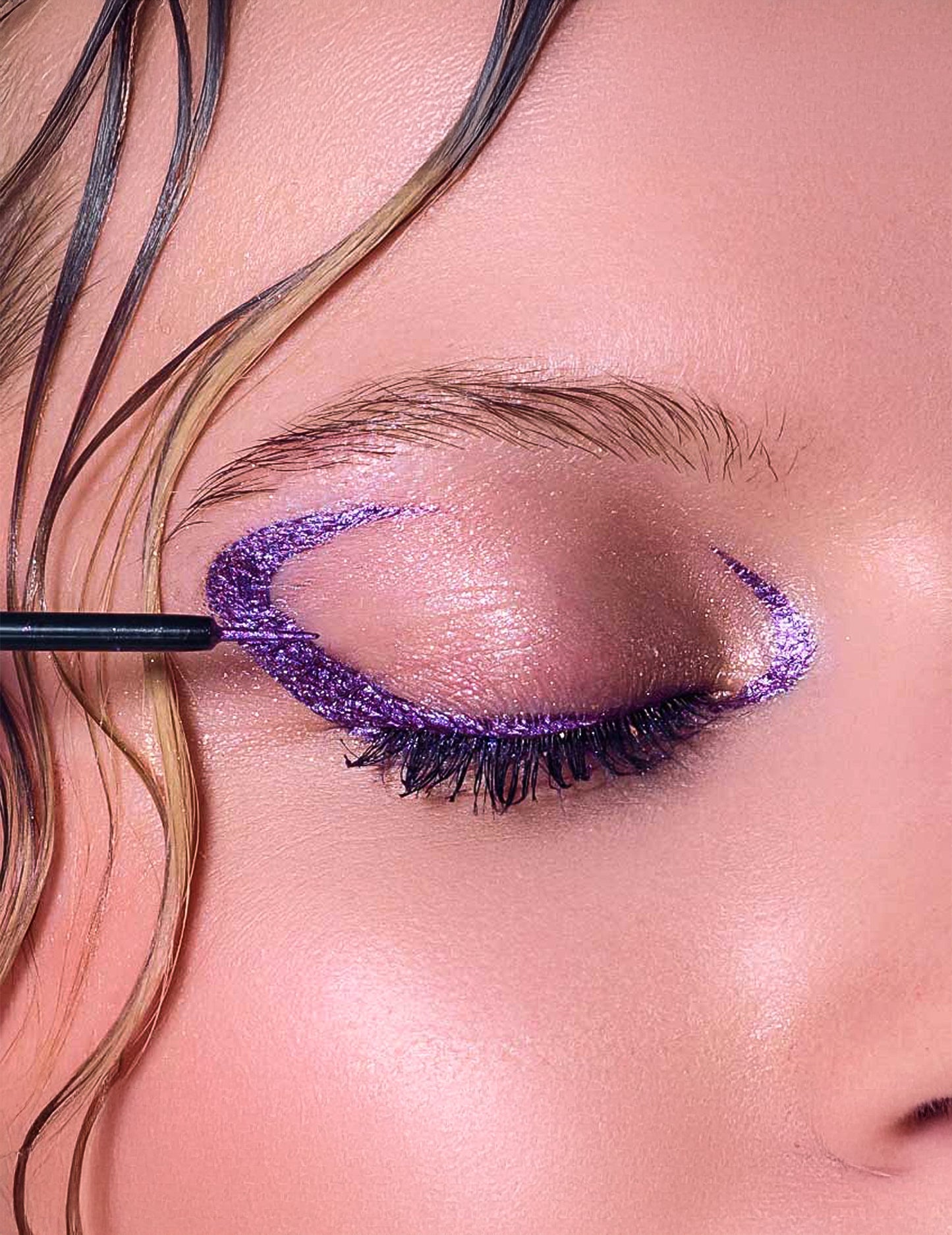 Eyeliner con purpurina violeta Si si la paillette™