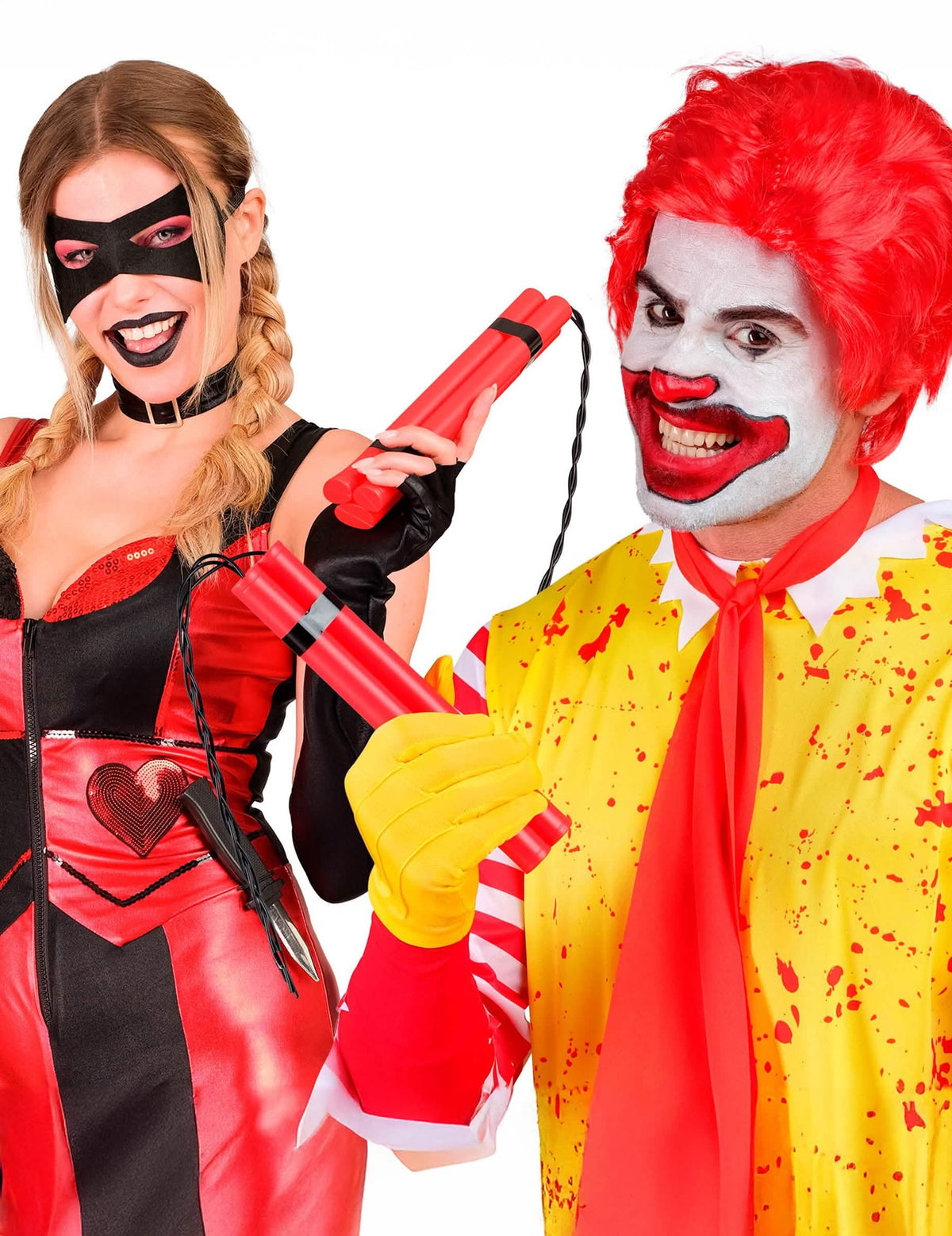 Puesta en escena por un payaso y una arlequina de la falsa dinamita para adulto