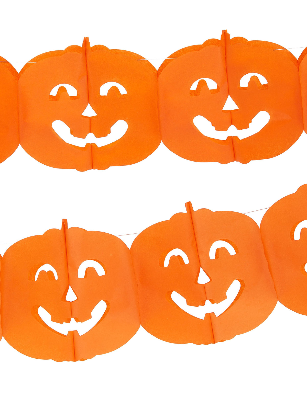 Gros plan sur les citrouilles de la guirlande citrouilles Halloween