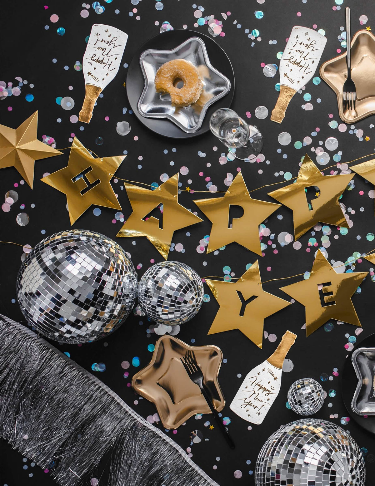 Mise en situation festive de la guirlande d'étoiles Happy New Year