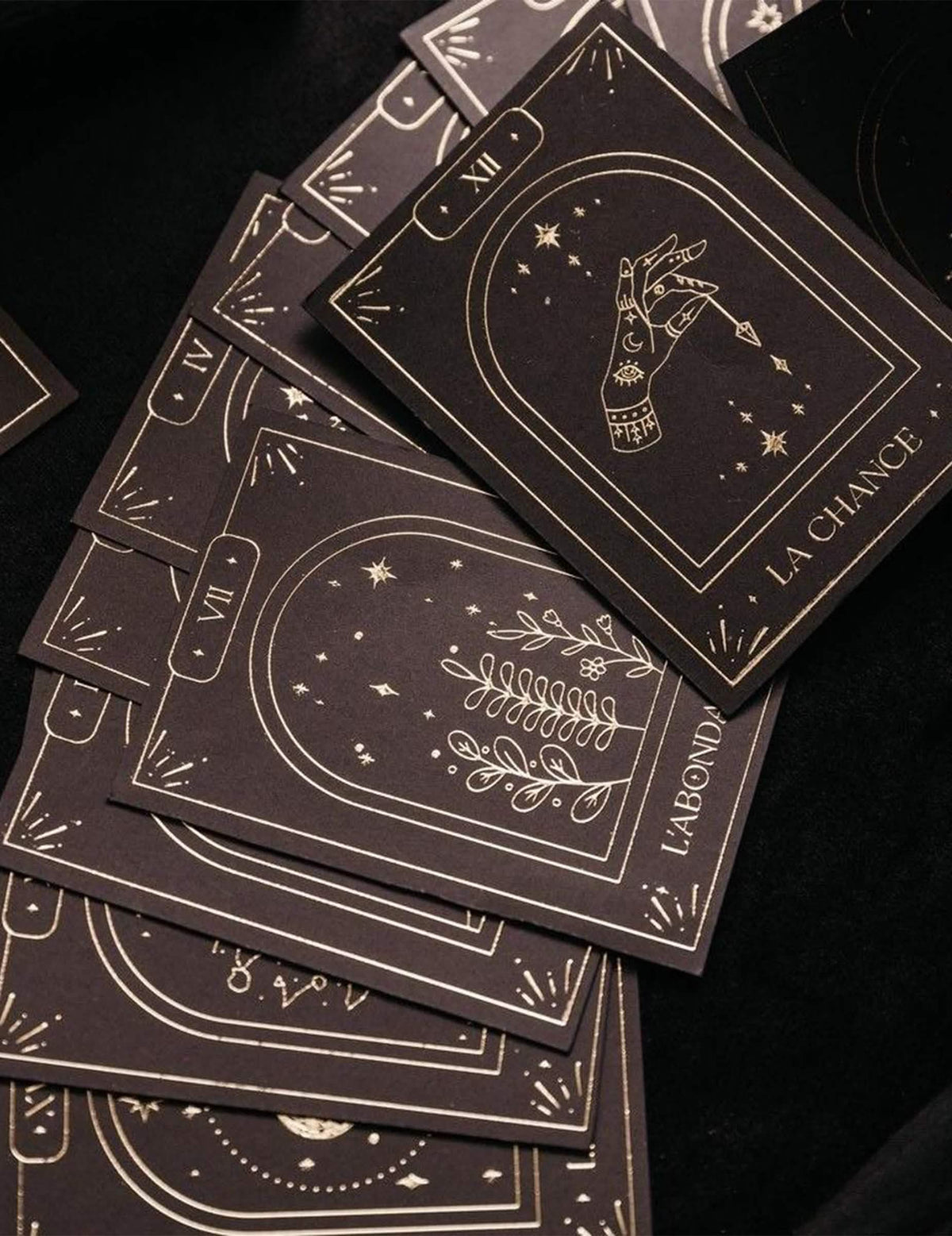 Juego de 20 cartas oráculo adivinatorio Cosmic Spirit de papel negro y dorado 8 x 11 cm