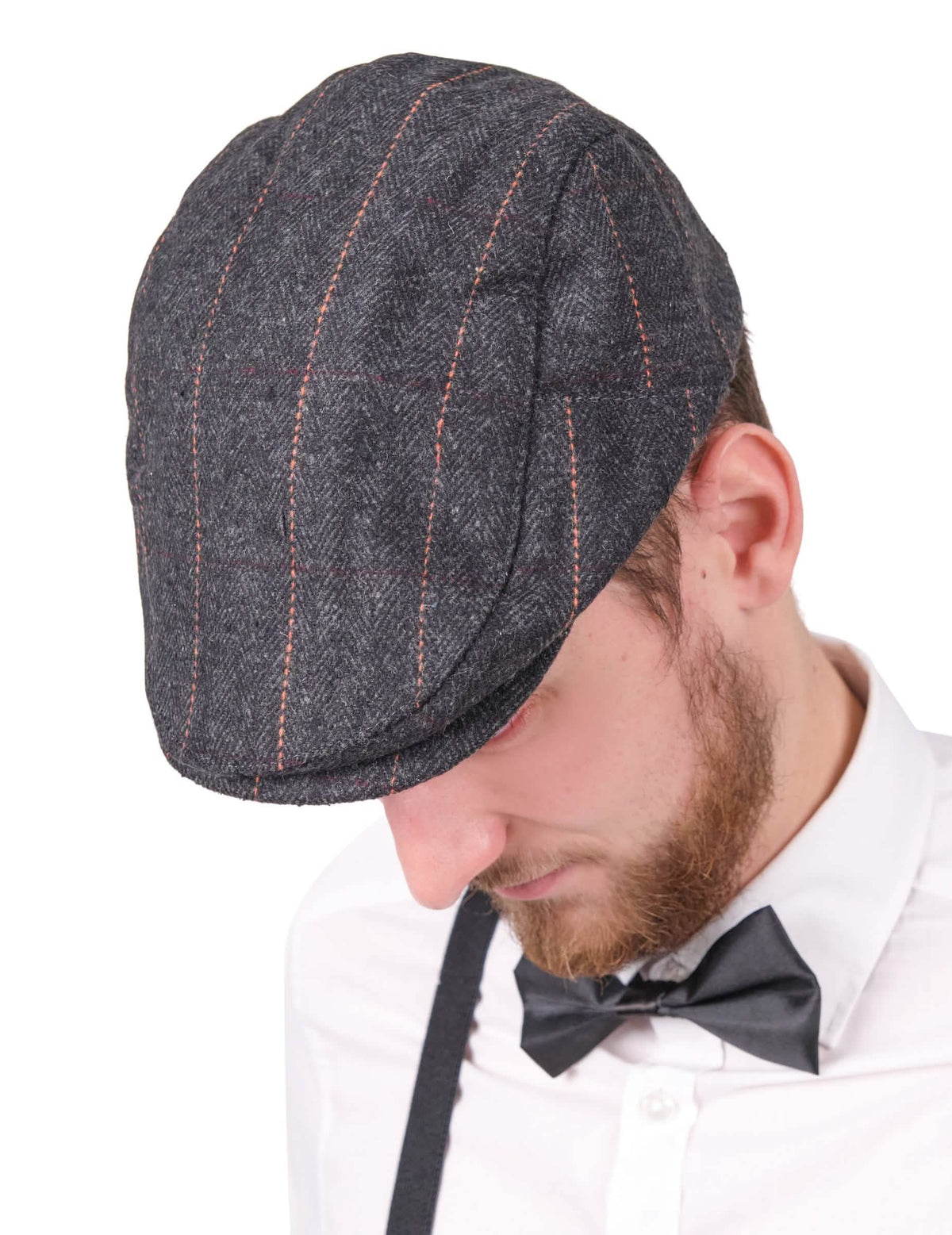 Vista de perfil de la gorra del kit accesorios años 20