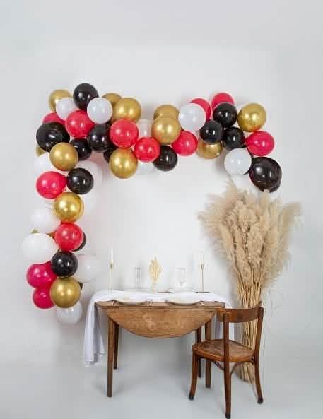 Kit arco de 60 globos para cumpleaños rojos negros dorado y blanco