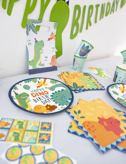 Kit d'anniversaire vaisselle et déco Dino 51 pièces