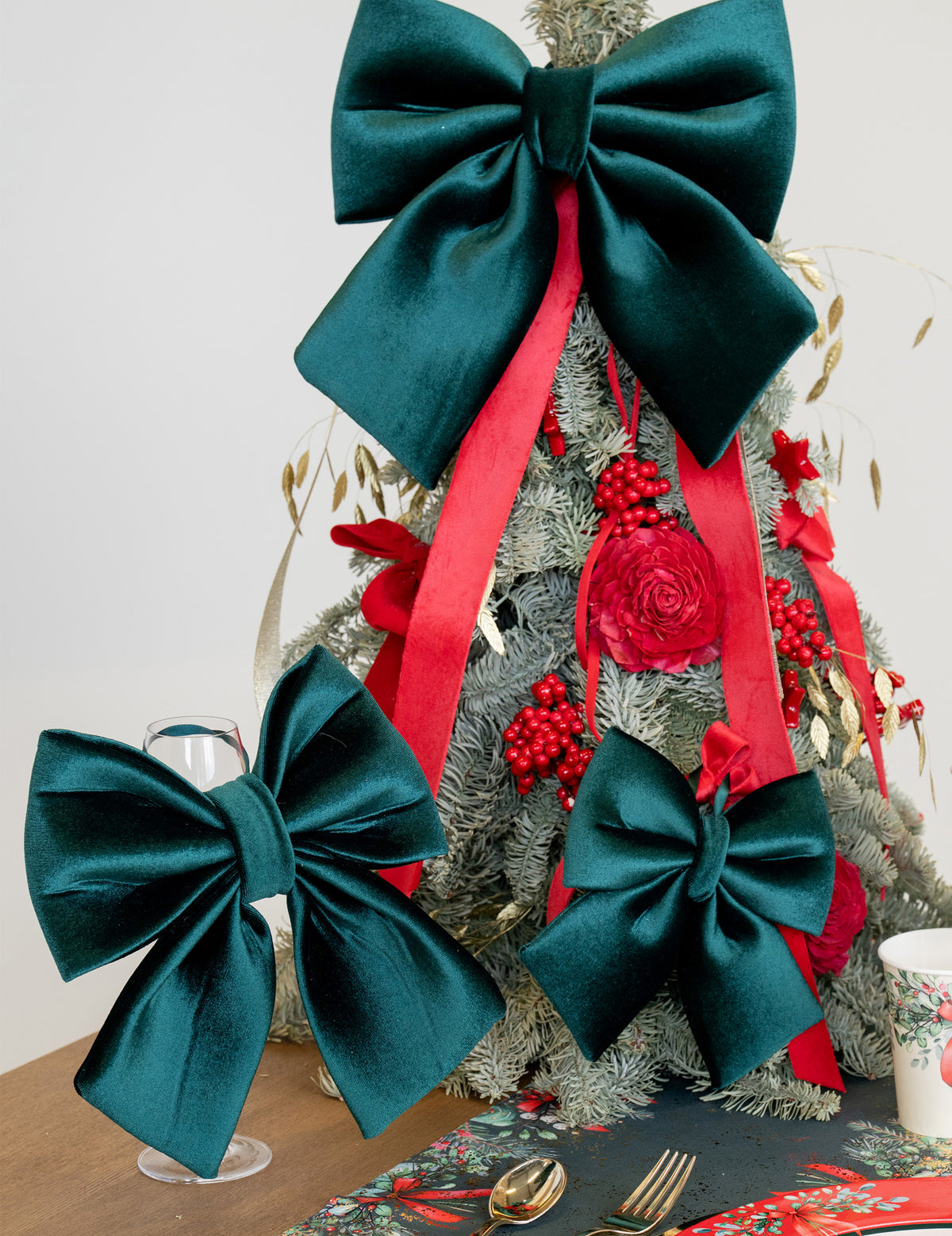 Petit nud papillon en velours vert sapin 15 x 18 cm