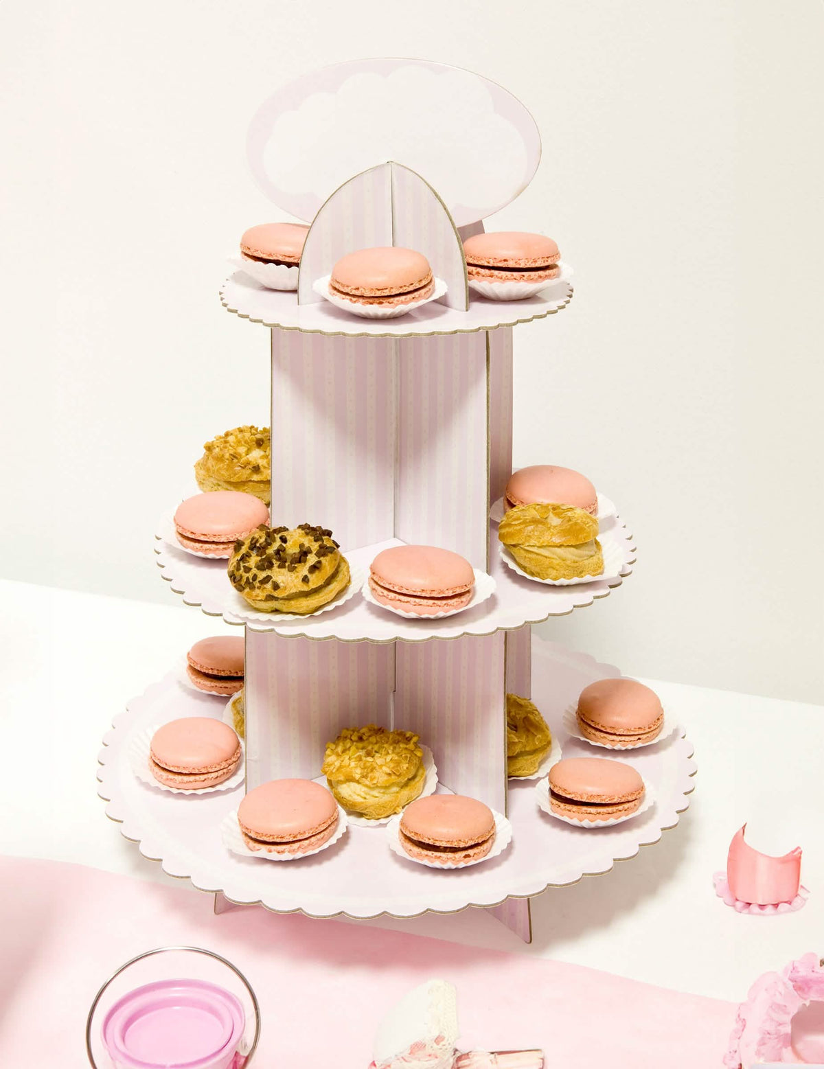 Présentoir à cupcake en carton pour anniversaire blanc et rose à rayures