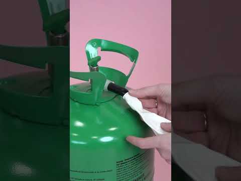 Kit bouteille d'hélium avec 12 ballons bleu foncés métallisés et un ruban
