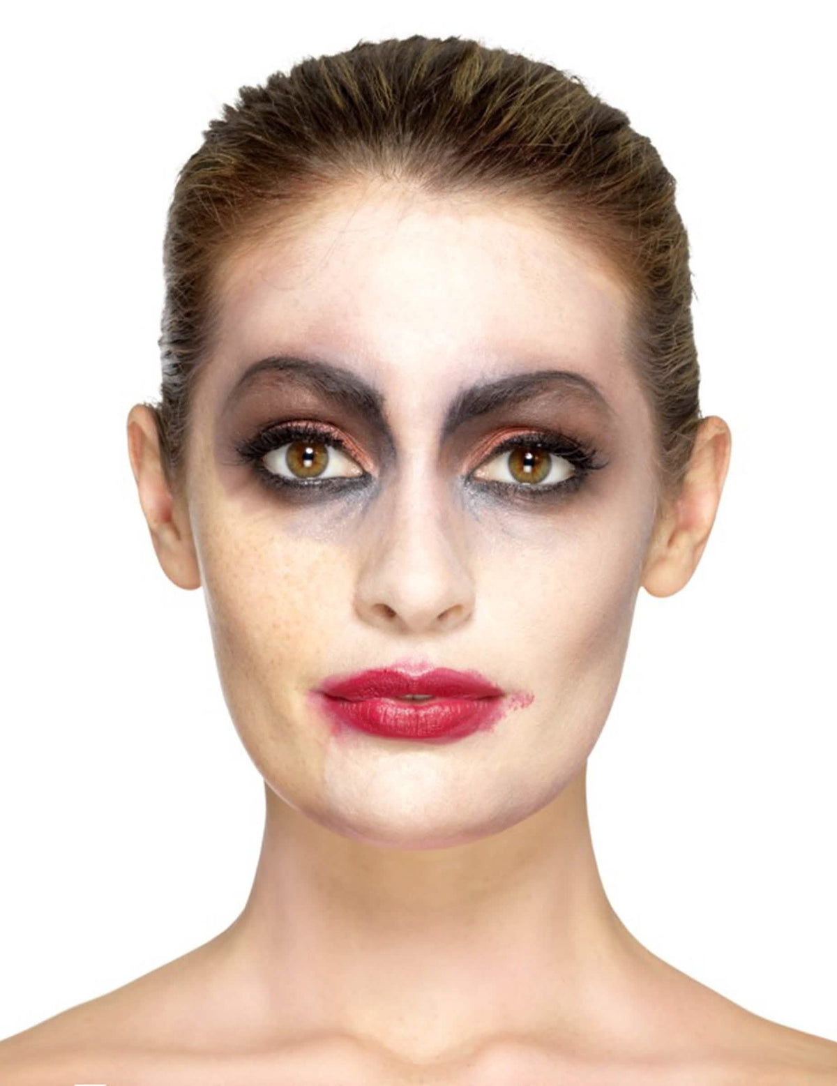 Vue de face du maquillage de la prothèse latex entailles Halloween