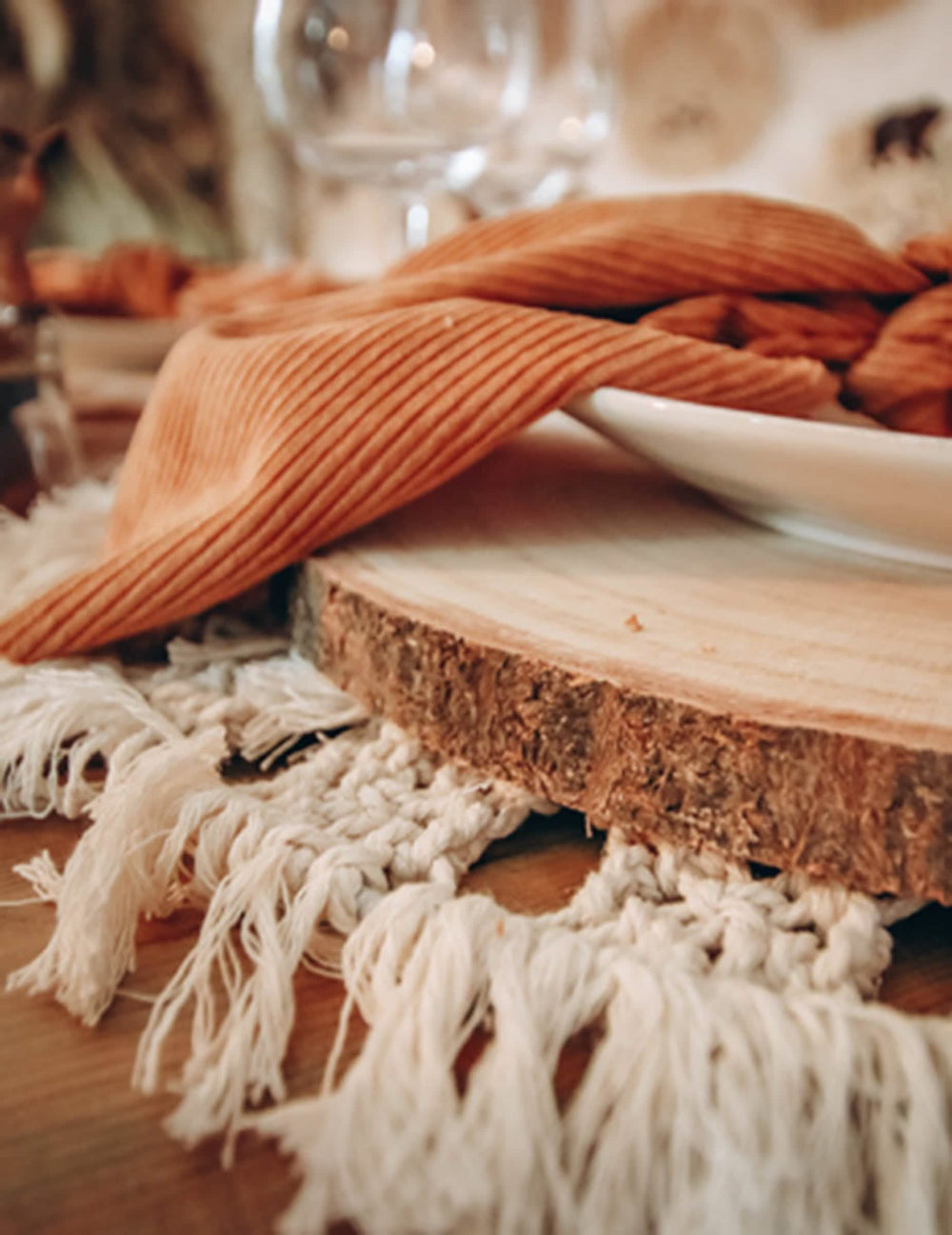 Primer plano de la corteza del tronco de madera natural para decoración