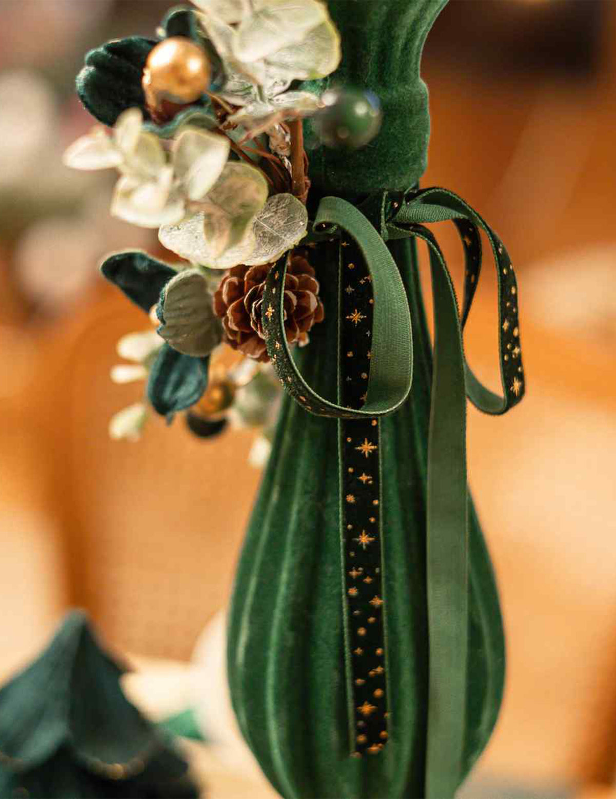 Cinta estrellas terciopelo verde oscuro y oro 1 cm x 3 m