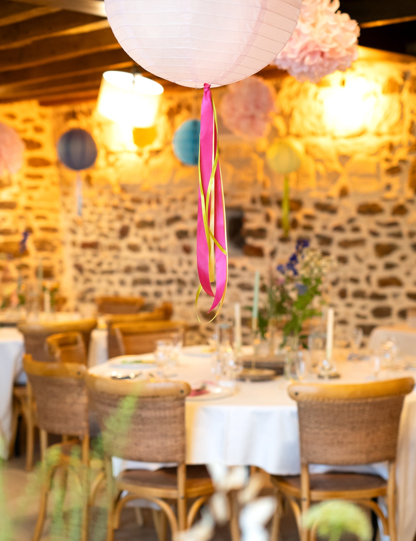 Mise en situation du ruban satin mariage pour décoration
