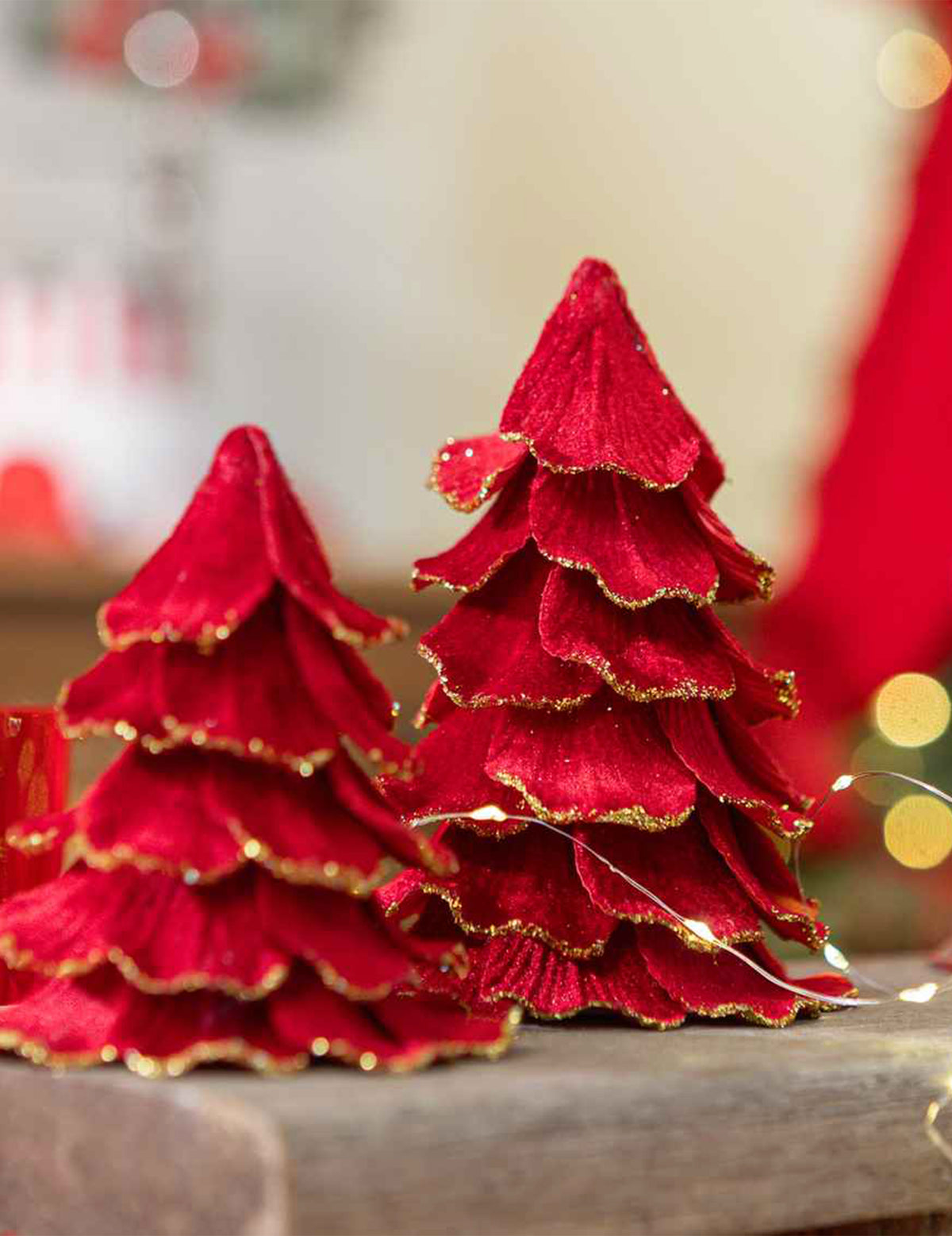 Árbol de Navidad de terciopelo rojo y oro 12 x 16 cm