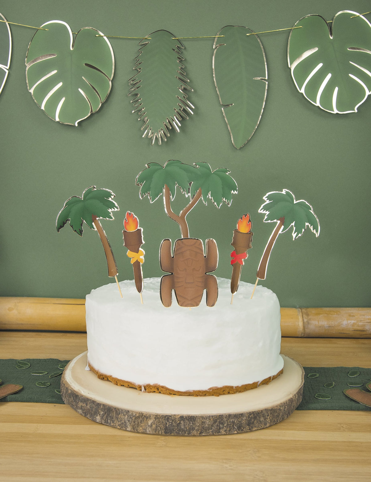 Vue d'ensemble sur un gâteau des décorations pour gâteau aventurier