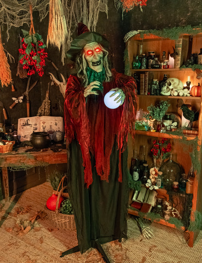 Mise en situation de la sorcière maléfique animée pour décoration d'Halloween