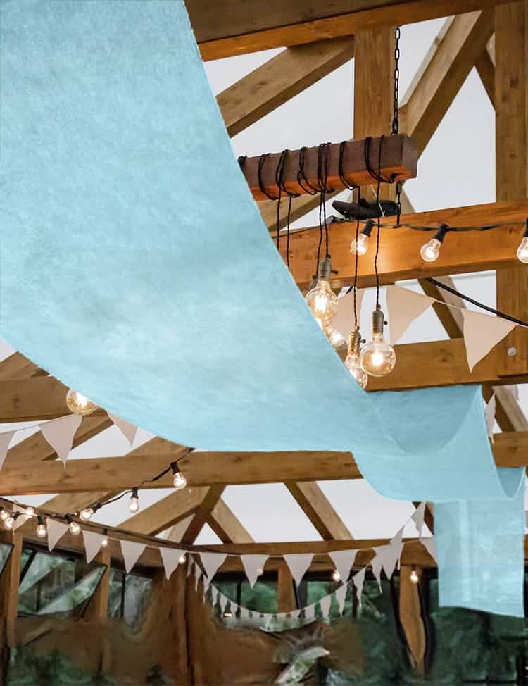 Vue du rouleau de la tenture de mariage pour décoration bleu pastel en tissu intissé