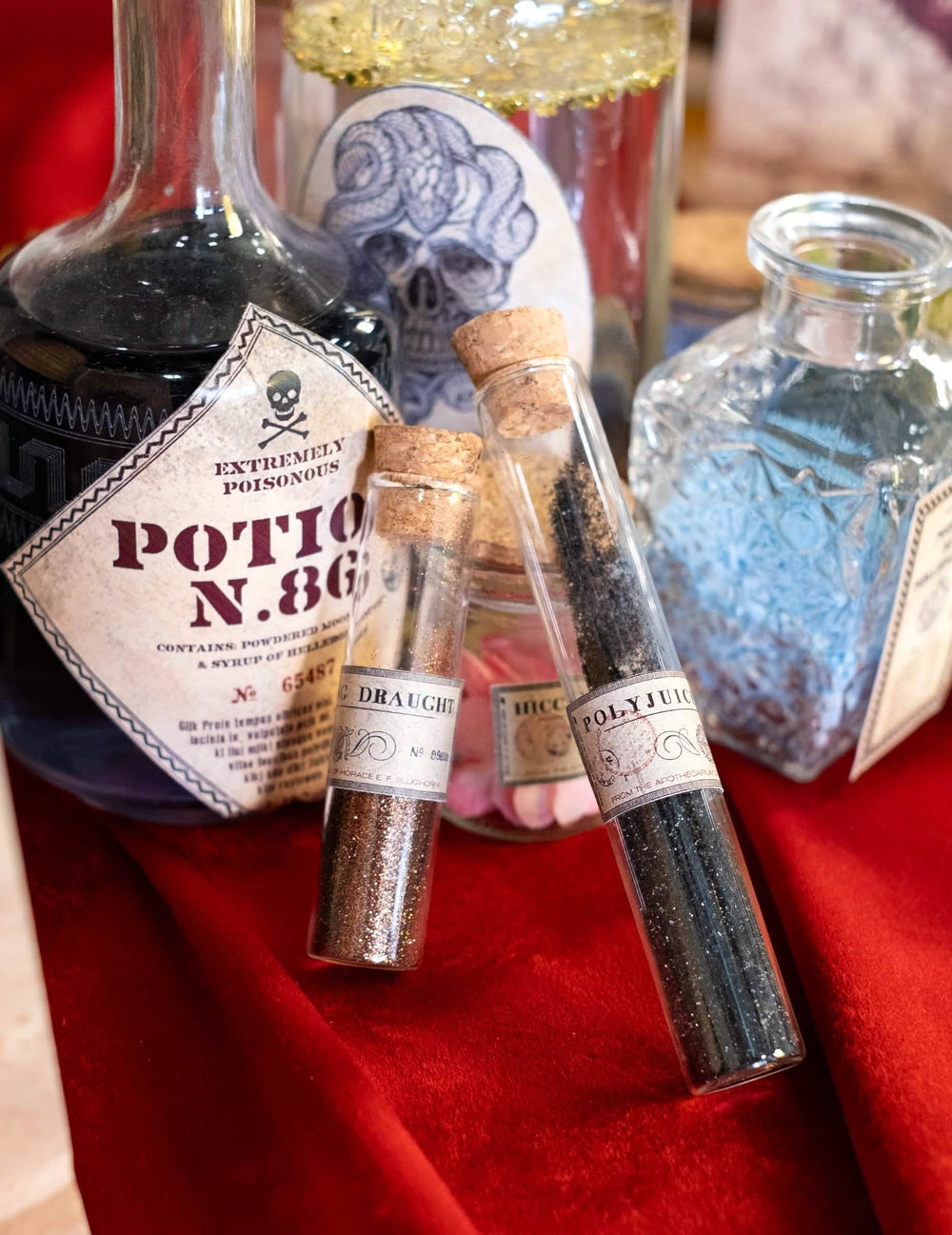 Détail des potions de sorcier et des étiquettes du tube éprouvette en verre pour décoration